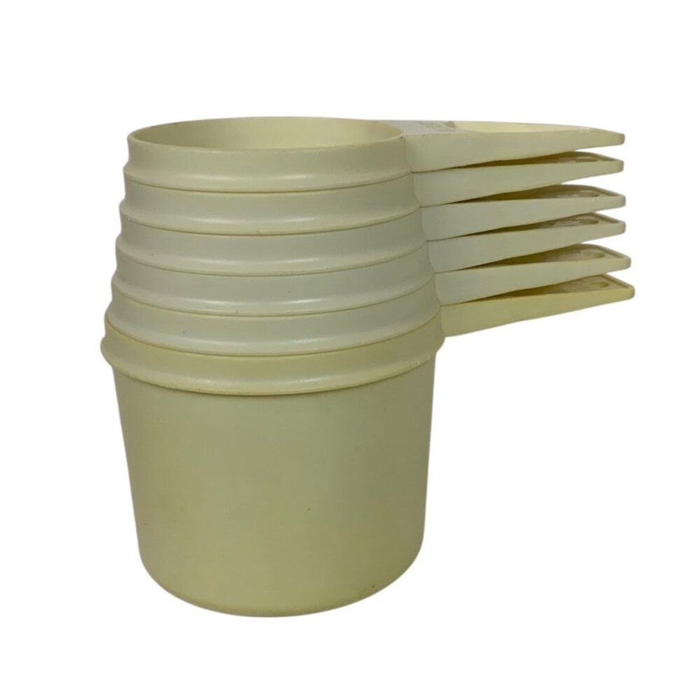 Tupperware Almond Off White Measuring Cups Set Of 6 Durable Plastic Made in USA